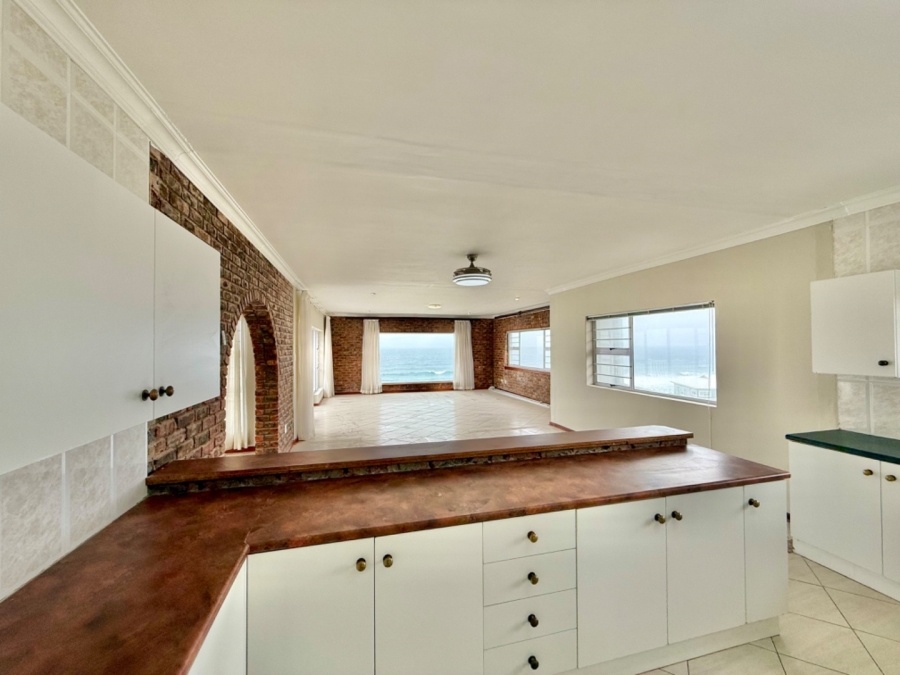 5 Bedroom Property for Sale in Seaview Eastern Cape